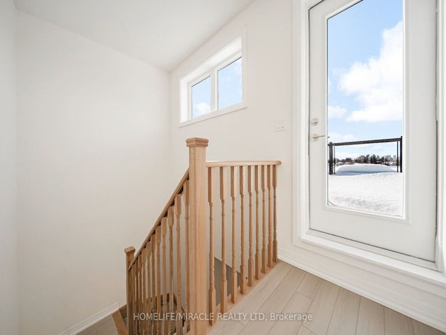 27 - 165 Tapscott Rd