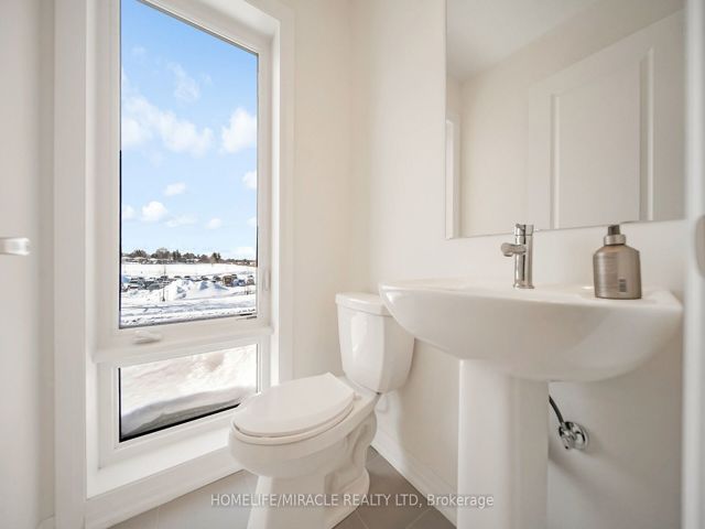 27 - 165 Tapscott Rd