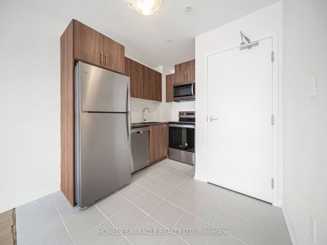 27 - 165 Tapscott Rd
