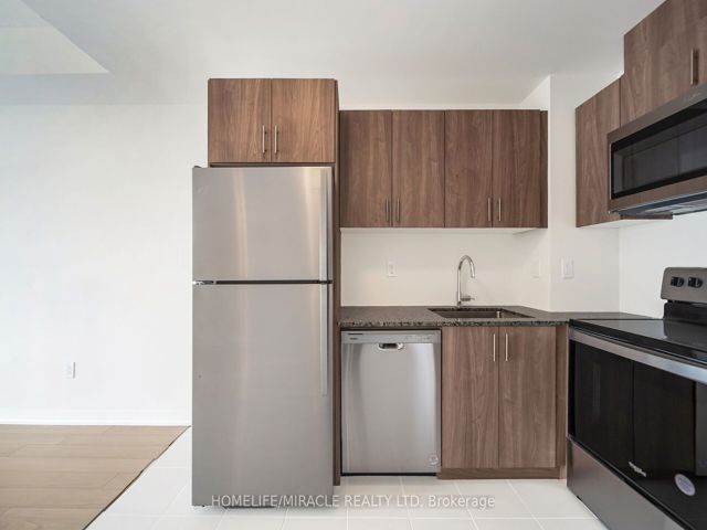 27 - 165 Tapscott Rd