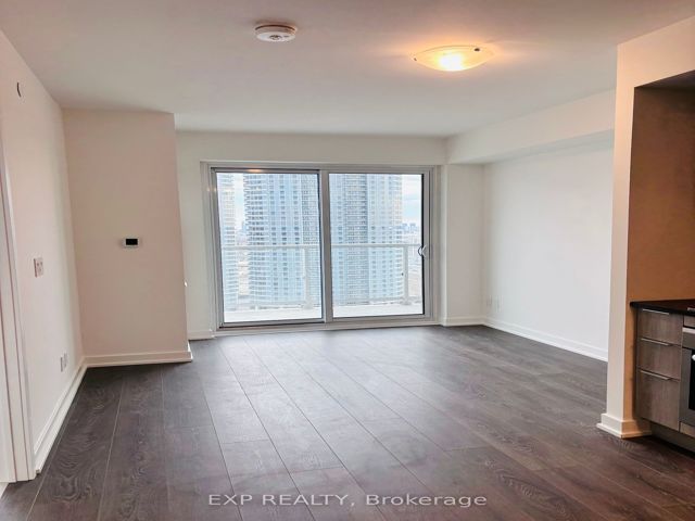 2307 - 2033 Kennedy Rd