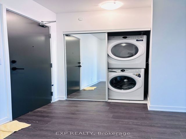 2307 - 2033 Kennedy Rd