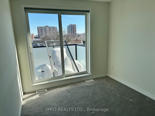 506 - 2791 Eglinton Ave