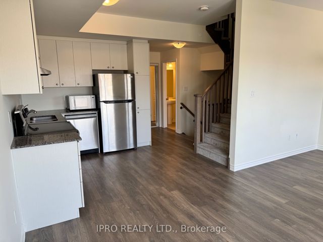 506 - 2791 Eglinton Ave