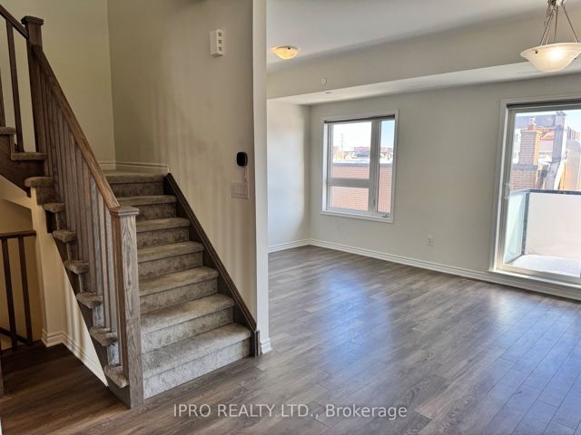 506 - 2791 Eglinton Ave