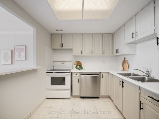908 - 20 Dean Park Rd