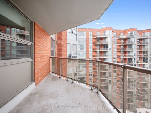 908 - 20 Dean Park Rd