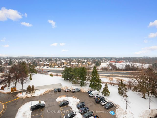908 - 20 Dean Park Rd