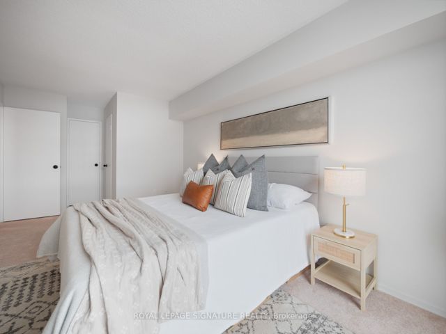 908 - 20 Dean Park Rd