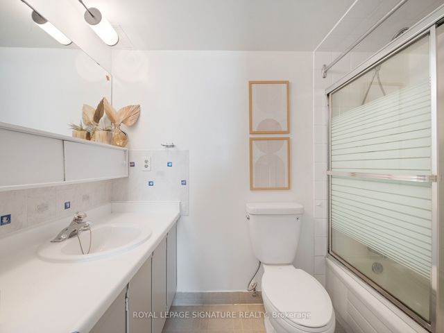 908 - 20 Dean Park Rd