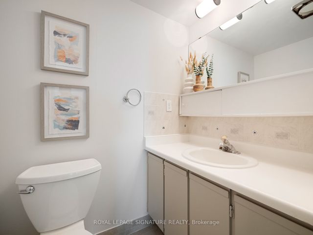 908 - 20 Dean Park Rd
