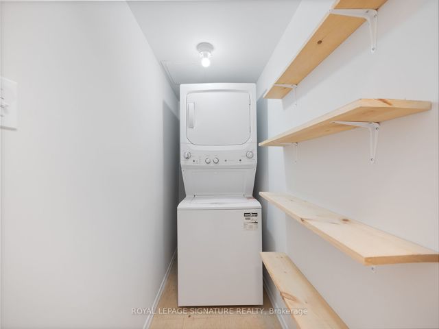 908 - 20 Dean Park Rd