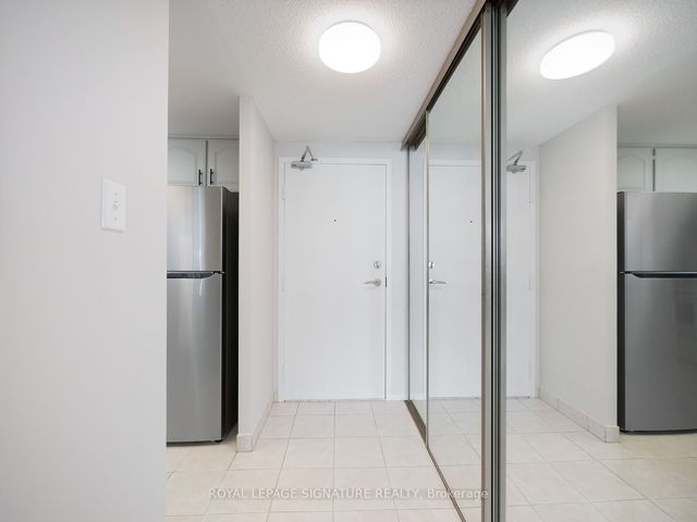 908 - 20 Dean Park Rd