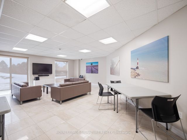 908 - 20 Dean Park Rd