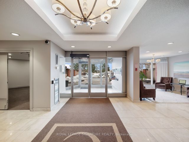 908 - 20 Dean Park Rd