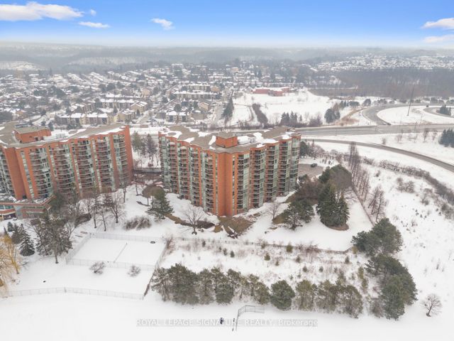 908 - 20 Dean Park Rd