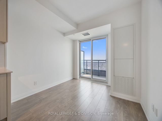 1510 - 286 Main St