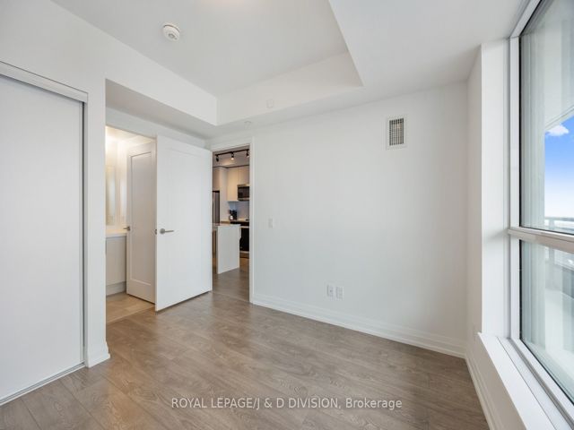 1510 - 286 Main St