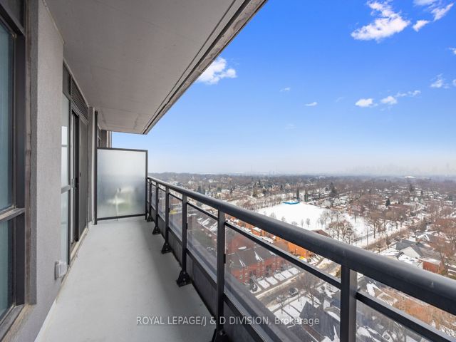 1510 - 286 Main St