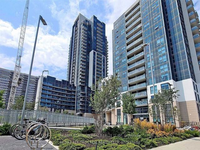 502 - 30 Meadowglen Pl