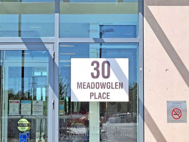 502 - 30 Meadowglen Pl