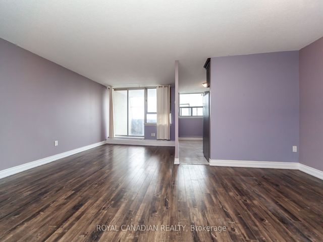 1106 - 100 Wingarden Crt