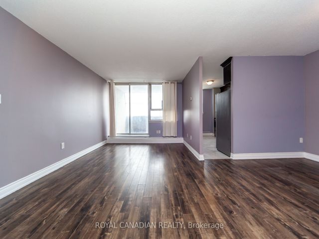 1106 - 100 Wingarden Crt