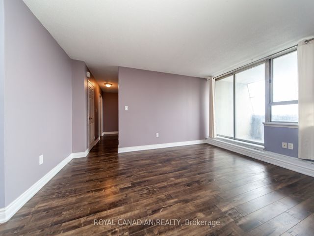 1106 - 100 Wingarden Crt