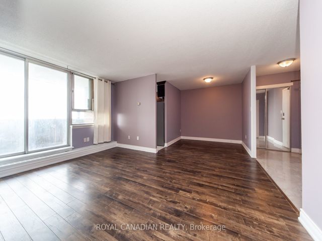 1106 - 100 Wingarden Crt