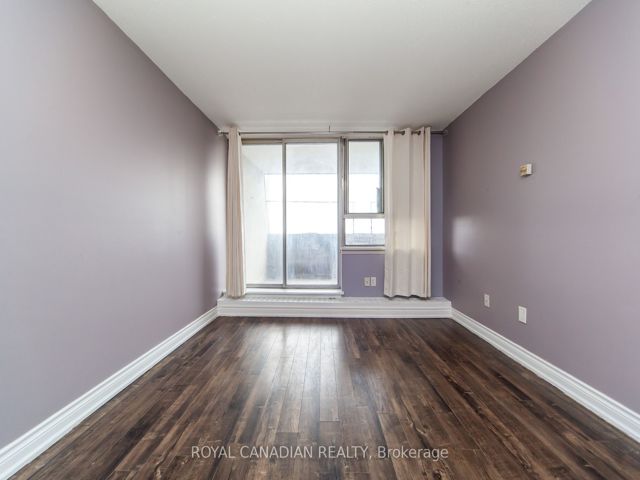 1106 - 100 Wingarden Crt