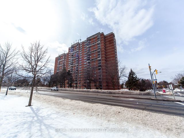 1106 - 100 Wingarden Crt