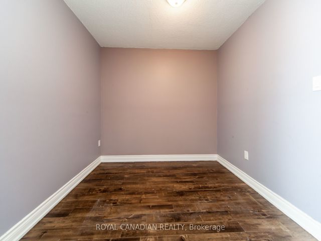1106 - 100 Wingarden Crt