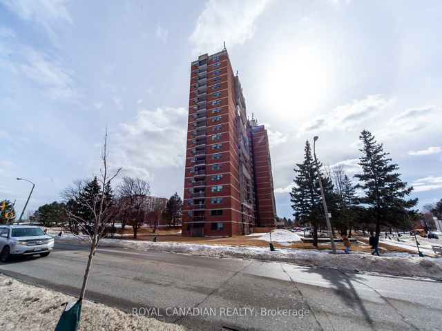 1106 - 100 Wingarden Crt