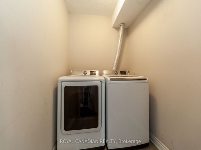 1106 - 100 Wingarden Crt