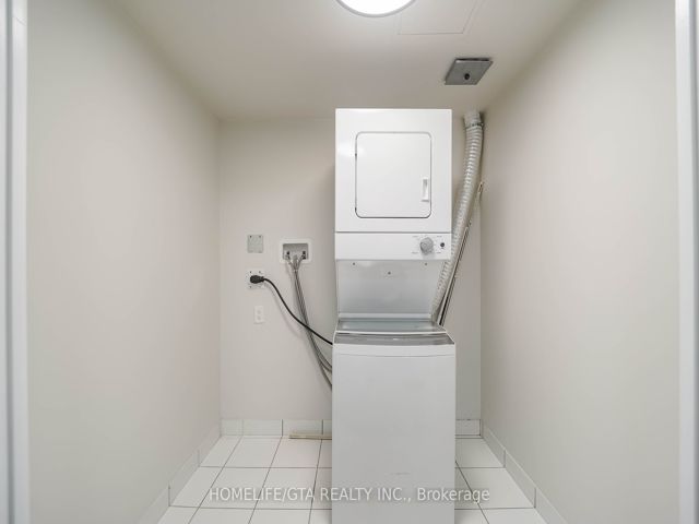 714 - 30 Meadowglen Pl