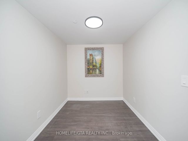 714 - 30 Meadowglen Pl
