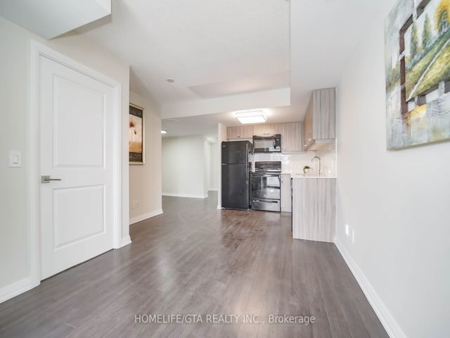 714 - 30 Meadowglen Pl