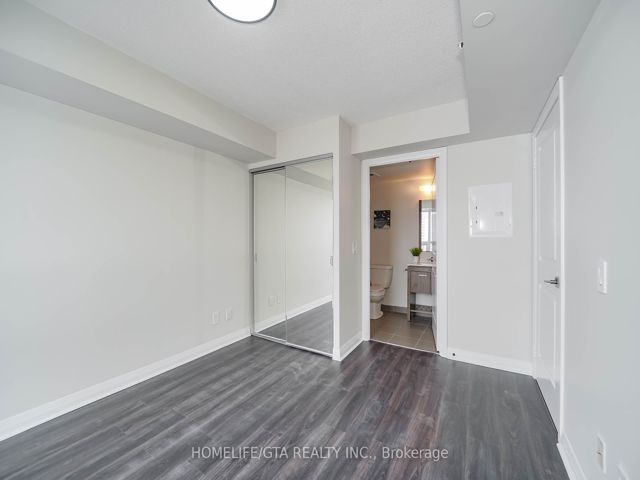 714 - 30 Meadowglen Pl