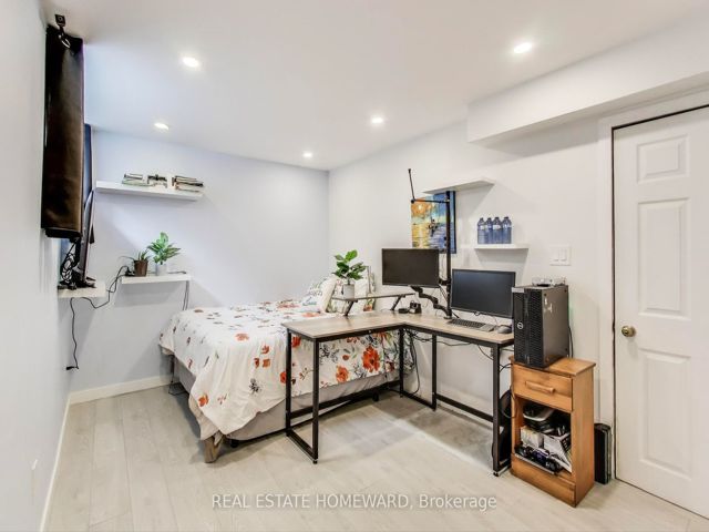 21 - 301 Bridletowne Circ