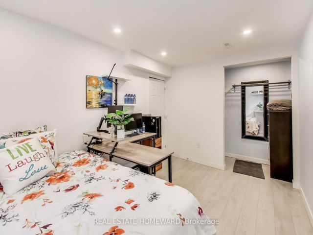 21 - 301 Bridletowne Circ