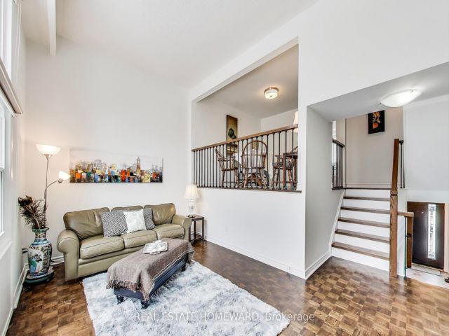 21 - 301 Bridletowne Circ