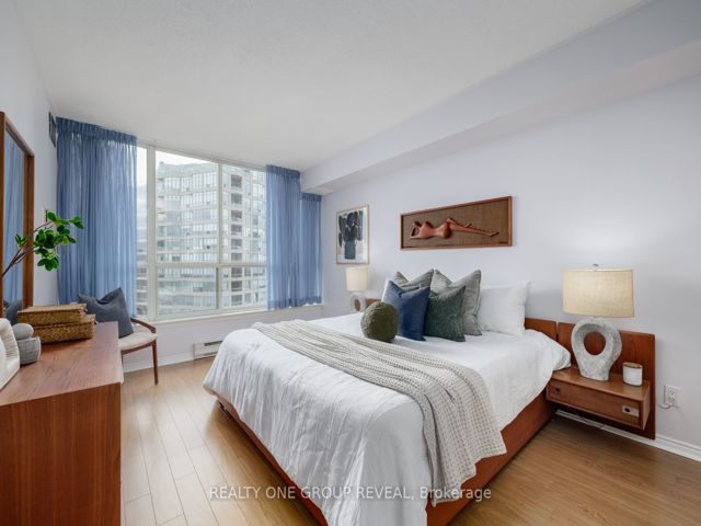 910 - 20 Guildwood Pkwy