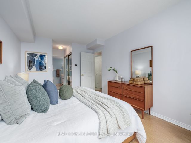 910 - 20 Guildwood Pkwy