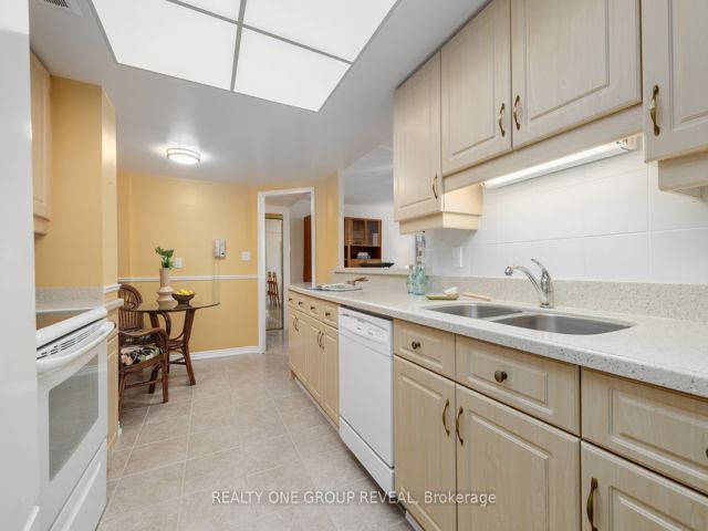 910 - 20 Guildwood Pkwy
