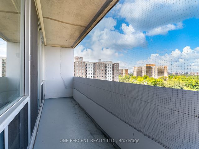 1106 - 2 Glamorgan Ave