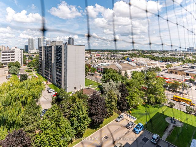 1106 - 2 Glamorgan Ave