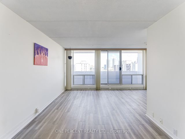 1106 - 2 Glamorgan Ave