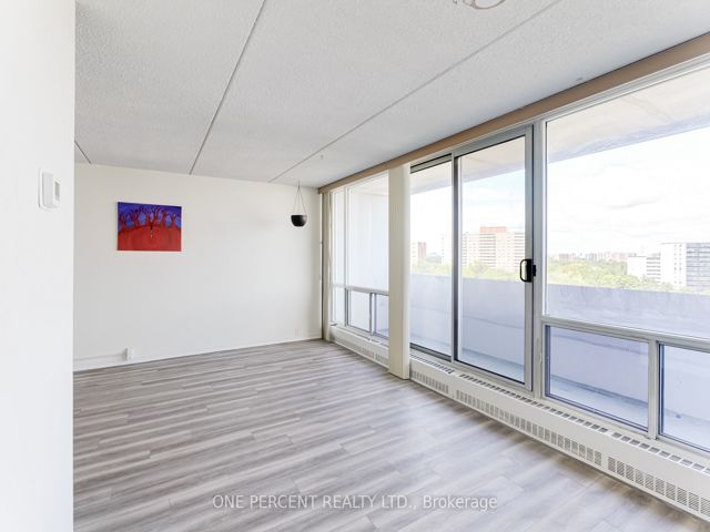 1106 - 2 Glamorgan Ave