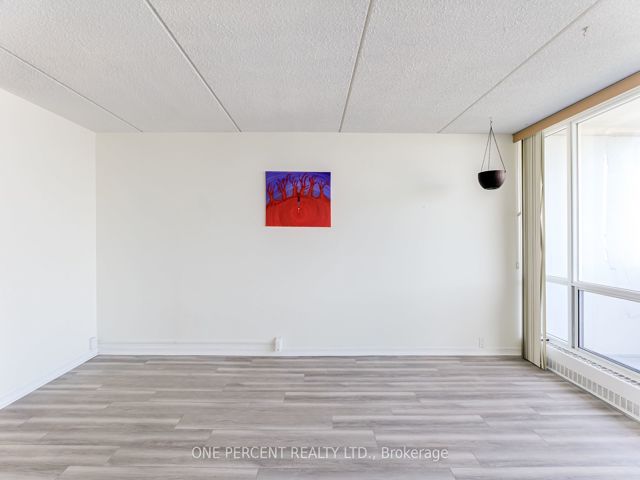 1106 - 2 Glamorgan Ave