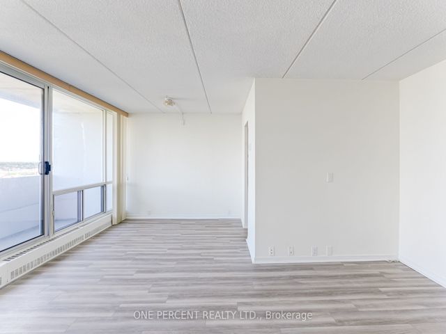 1106 - 2 Glamorgan Ave